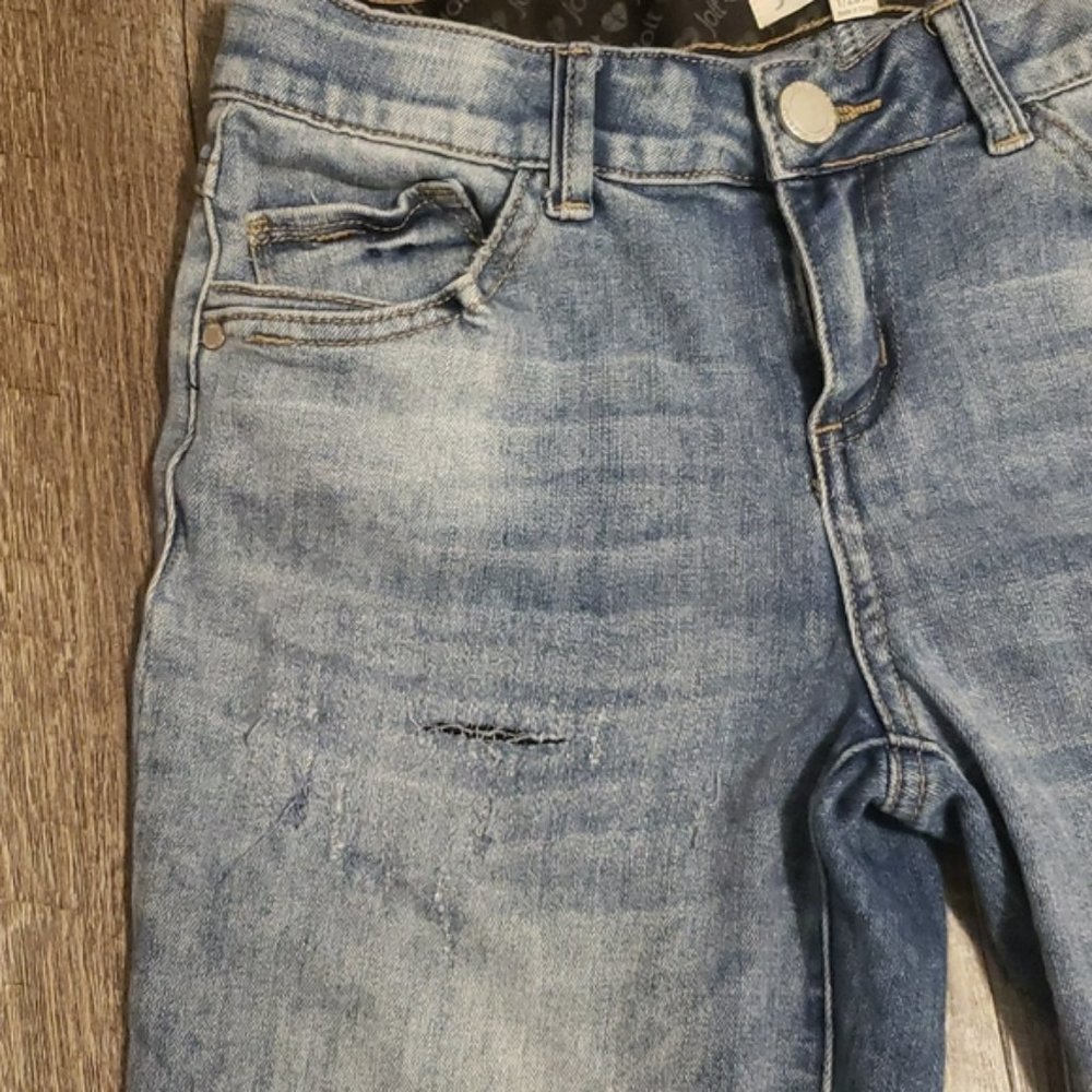 Distressed jeans - Picture 6 of 9